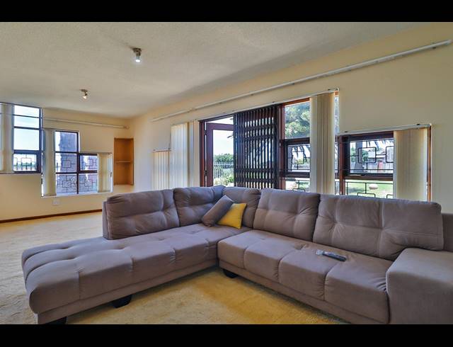 3 BEDROOM TOWNHOUSE RENTED IN BLUEWATER BAY